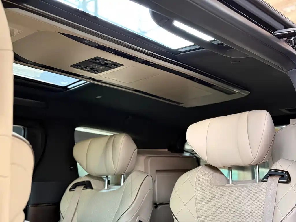 Toyota Alphard — фото 8