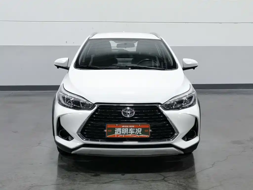 Toyota Yaris L — фото 3