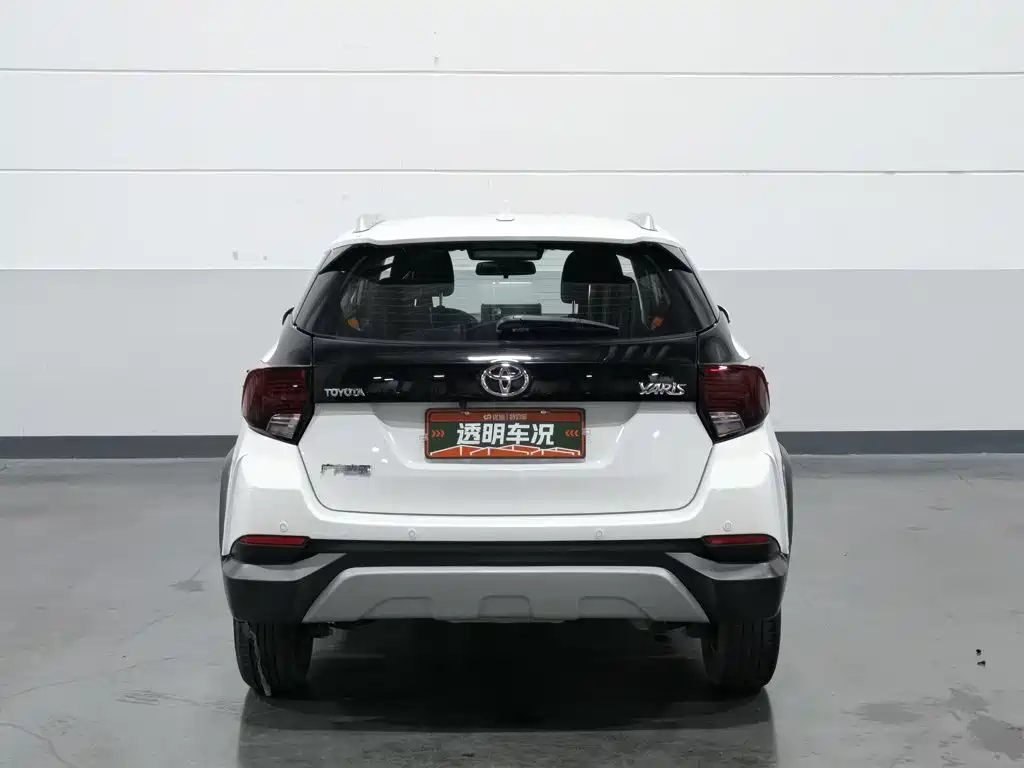 Toyota Yaris L — фото 4