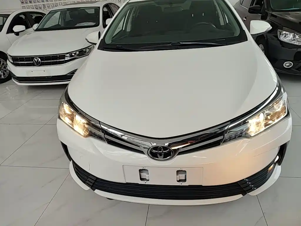 Toyota Corolla — фото 3