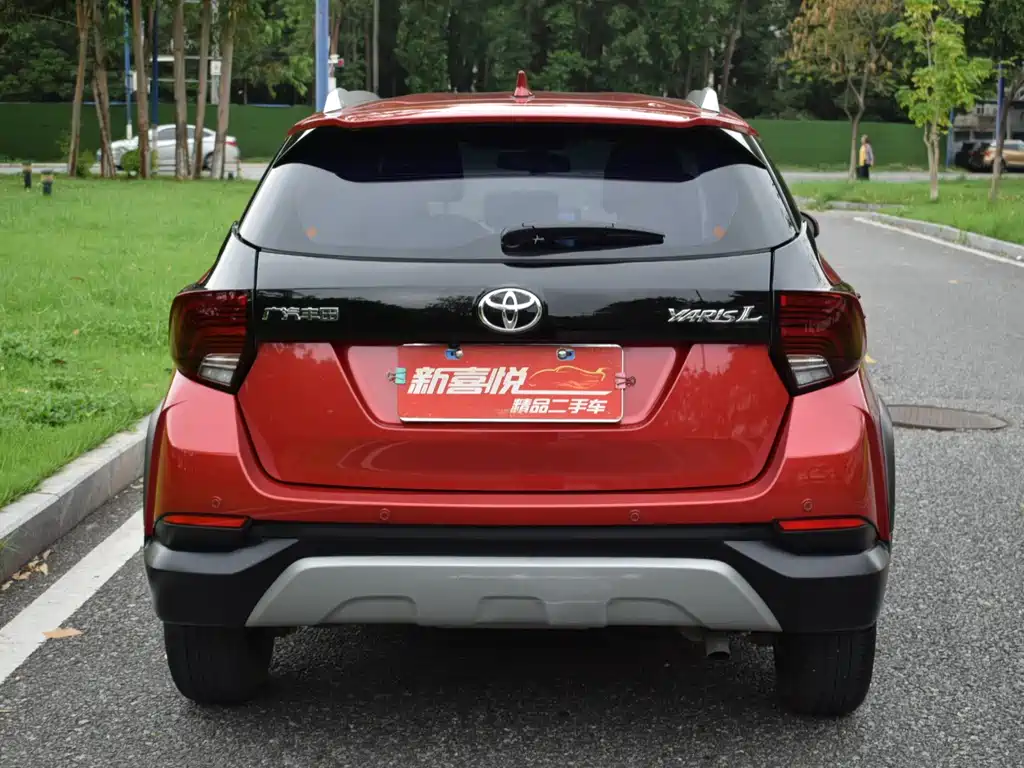 Toyota Yaris L — фото 5