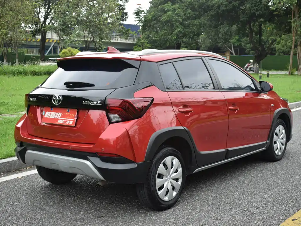 Toyota Yaris L — фото 6