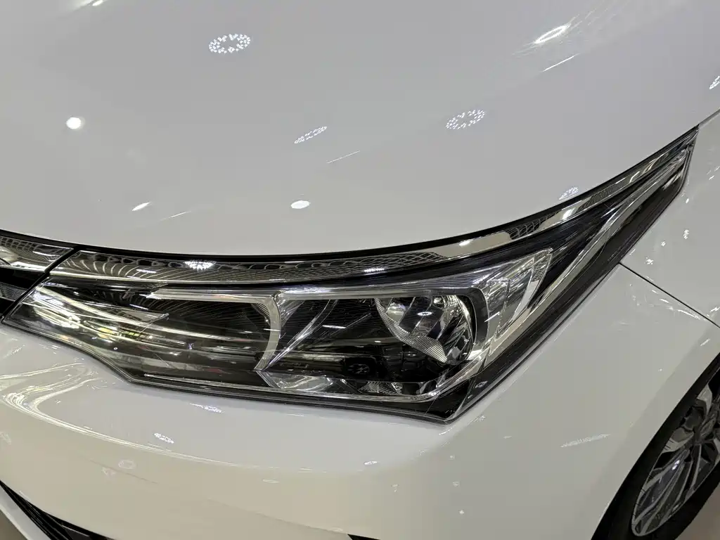 Toyota Corolla — фото 3