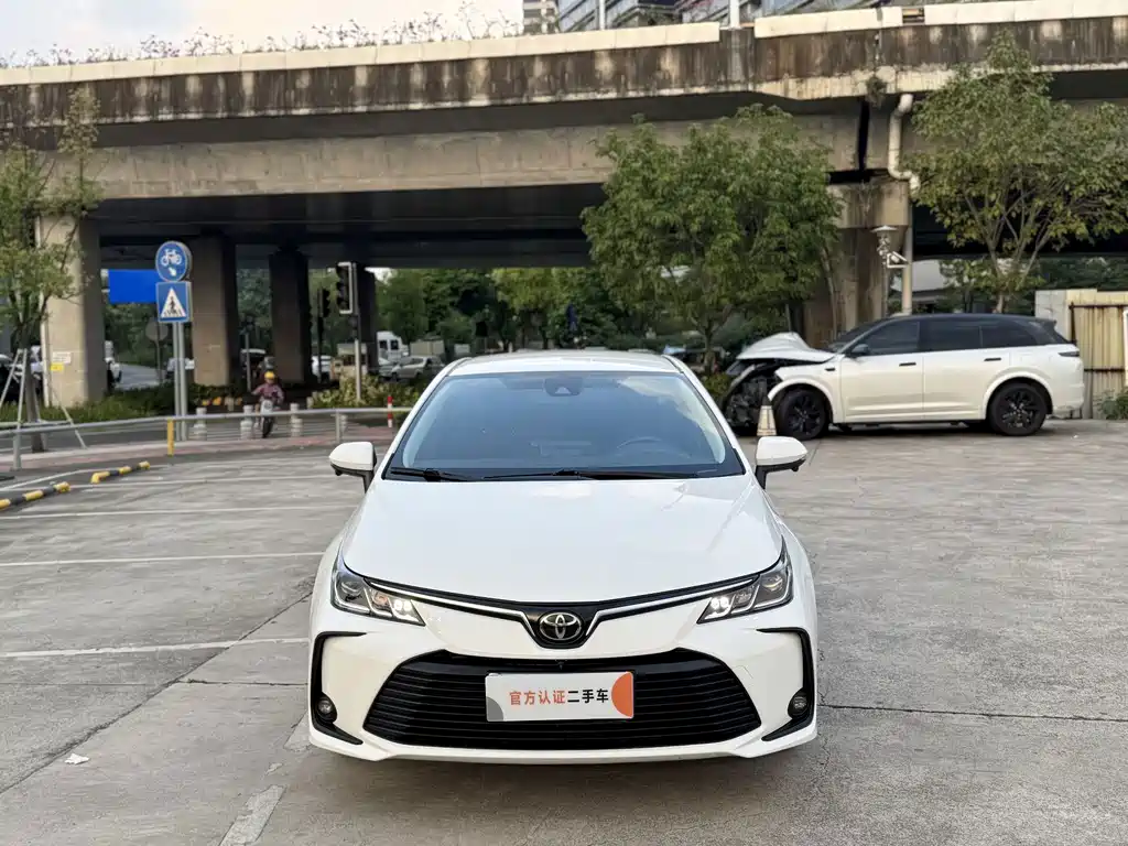 Toyota Corolla — фото 2