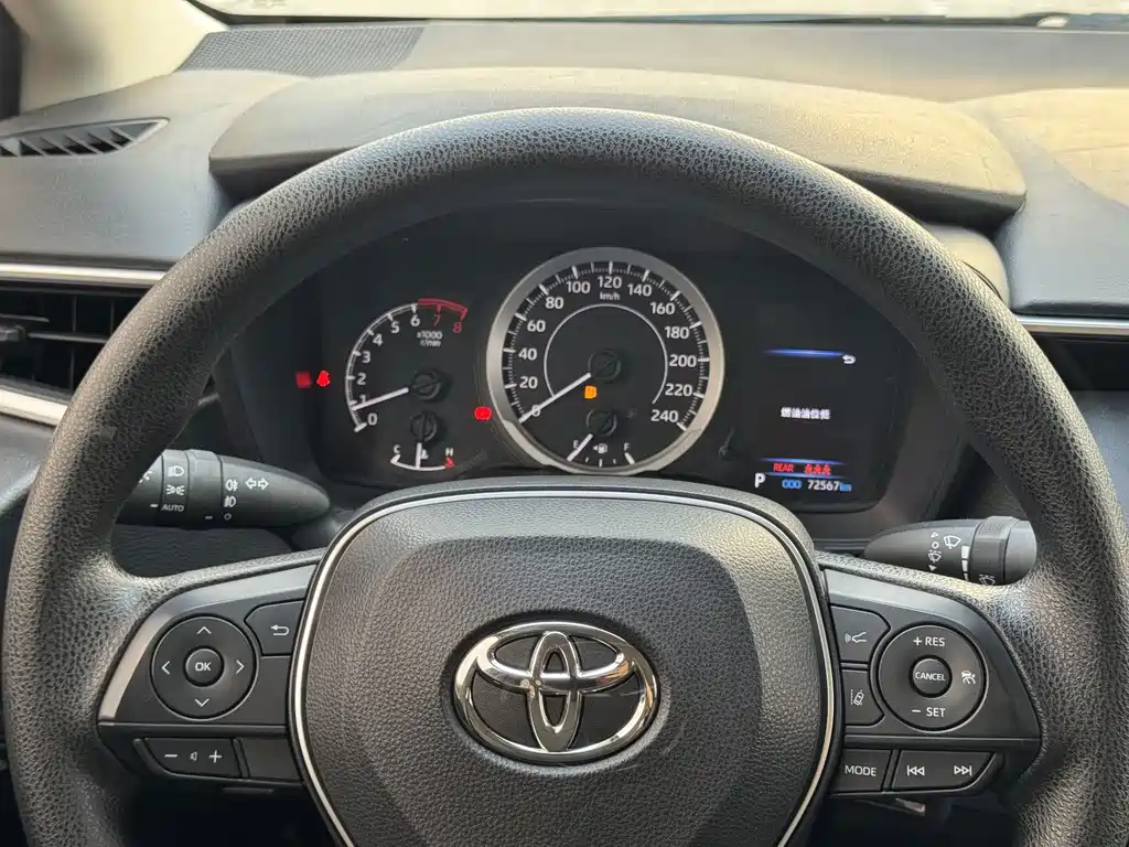 Toyota Corolla — фото 19