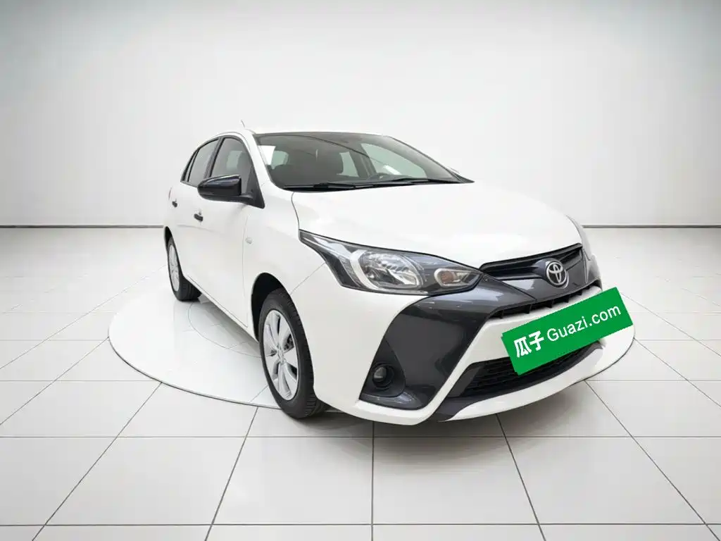 Toyota Yaris L — фото 3