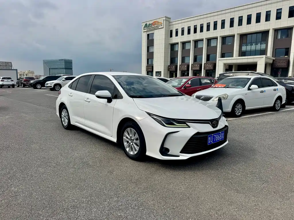 Toyota Corolla — фото 3