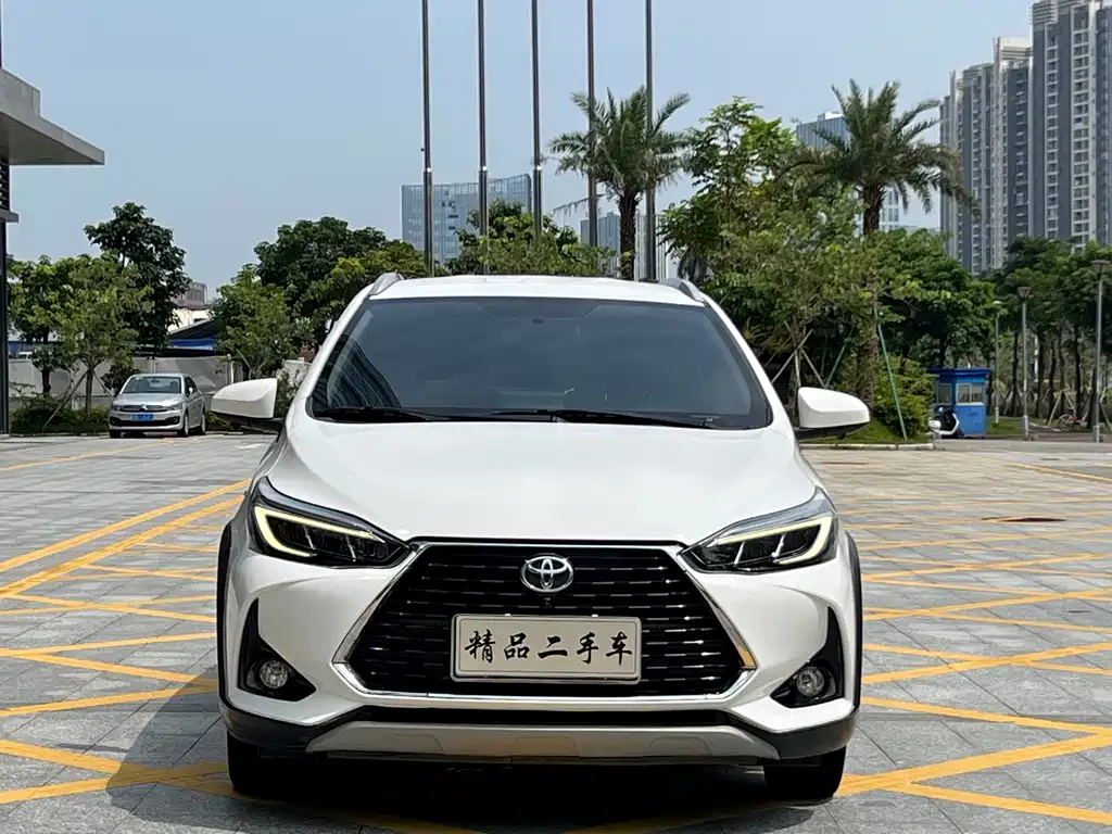 Toyota Yaris L — фото 2