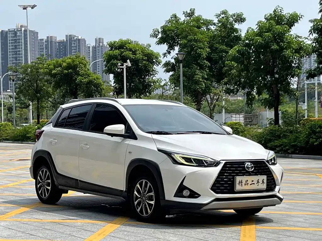 Toyota Yaris L — фото 3