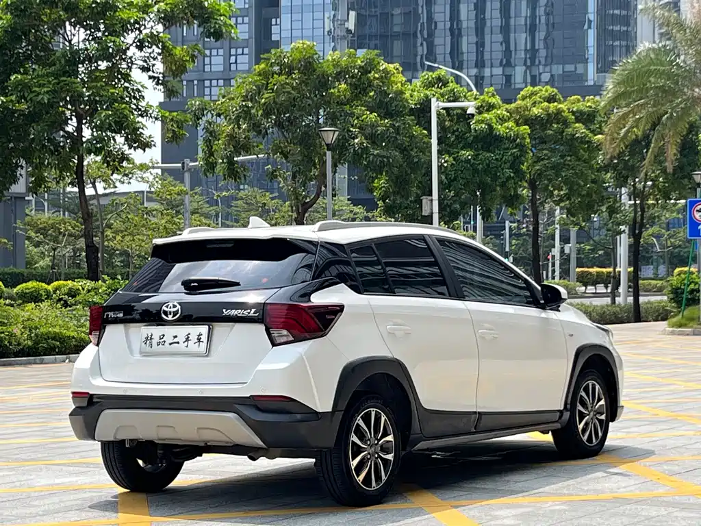 Toyota Yaris L — фото 6