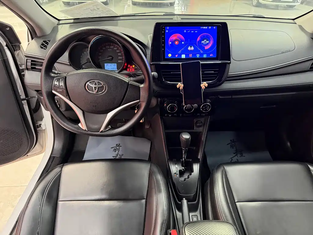 Toyota Vios — фото 7