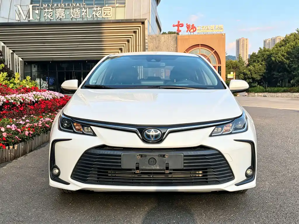 Toyota Corolla — фото 2