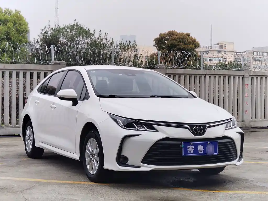 Toyota Corolla — фото 3