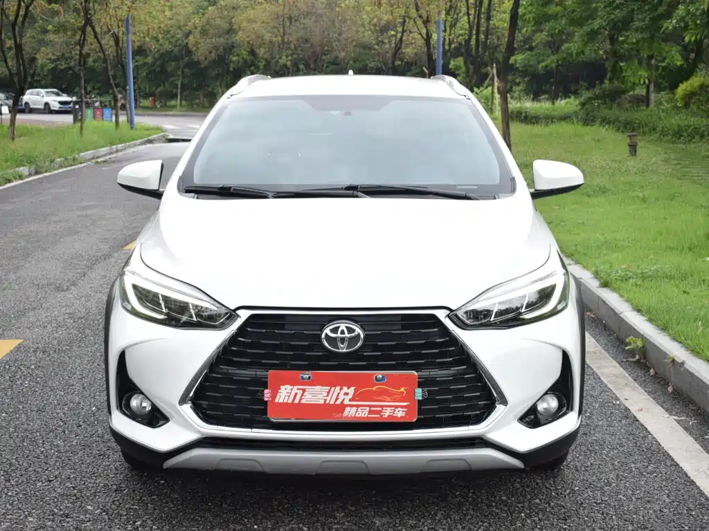 Toyota Yaris L — фото 2