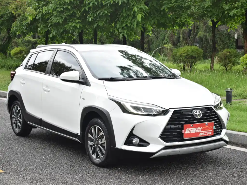 Toyota Yaris L — фото 3