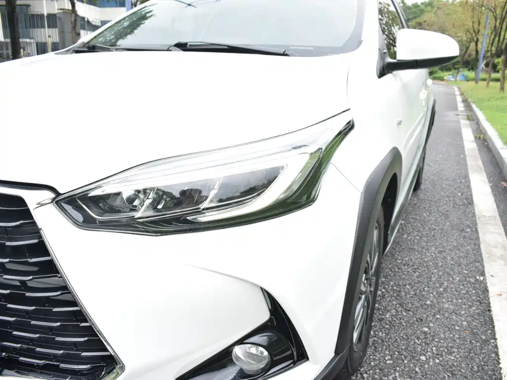 Toyota Yaris L — фото 9