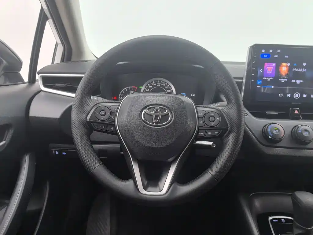 Toyota Corolla — фото 11