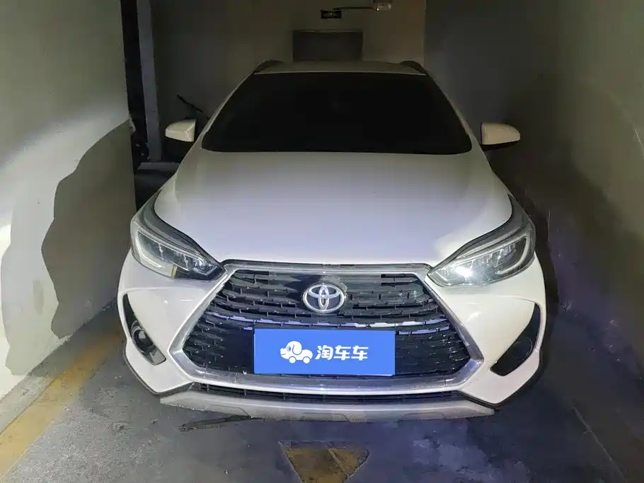 Toyota Yaris L — фото 2