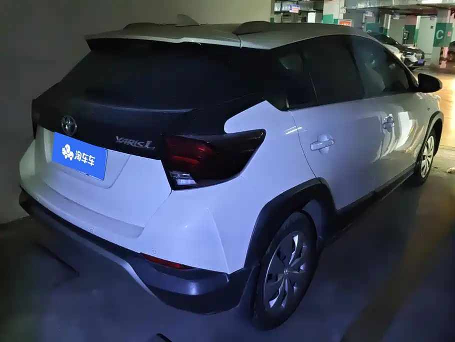 Toyota Yaris L — фото 3