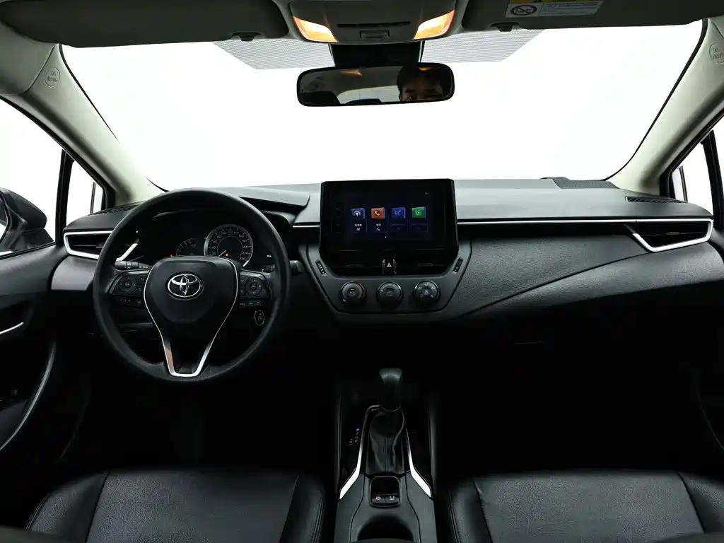 Toyota Corolla — фото 15