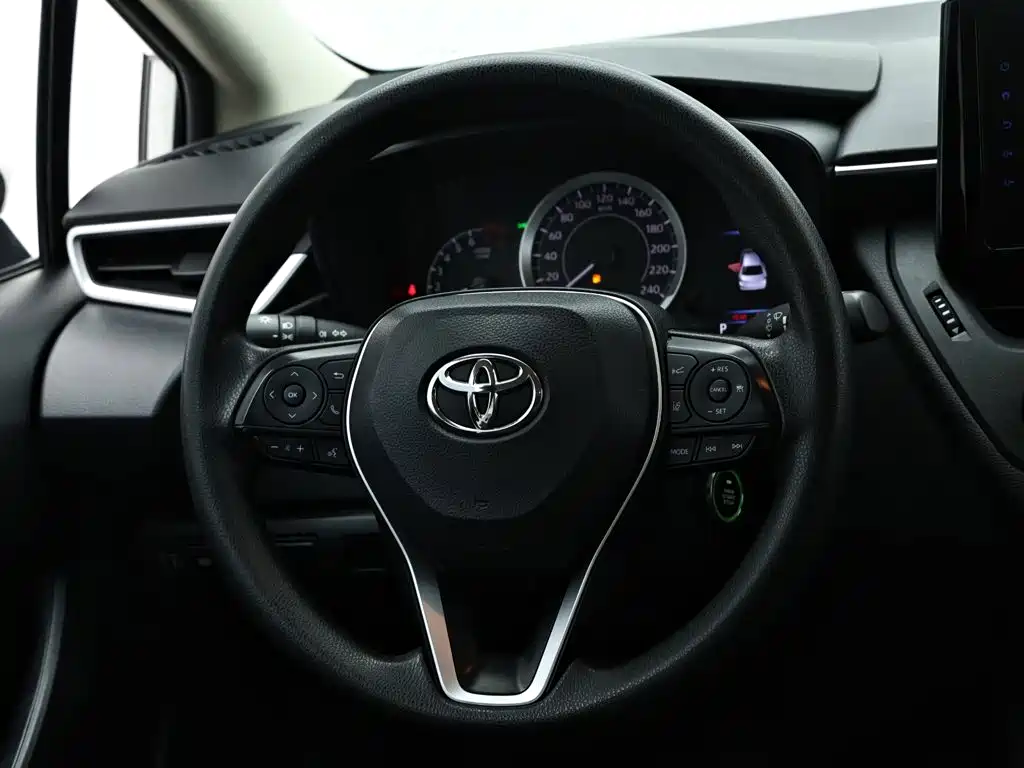 Toyota Corolla — фото 16