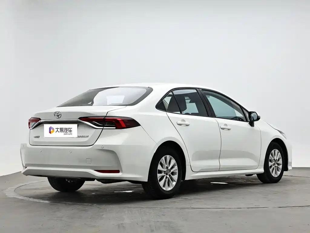 Toyota Corolla — фото 3