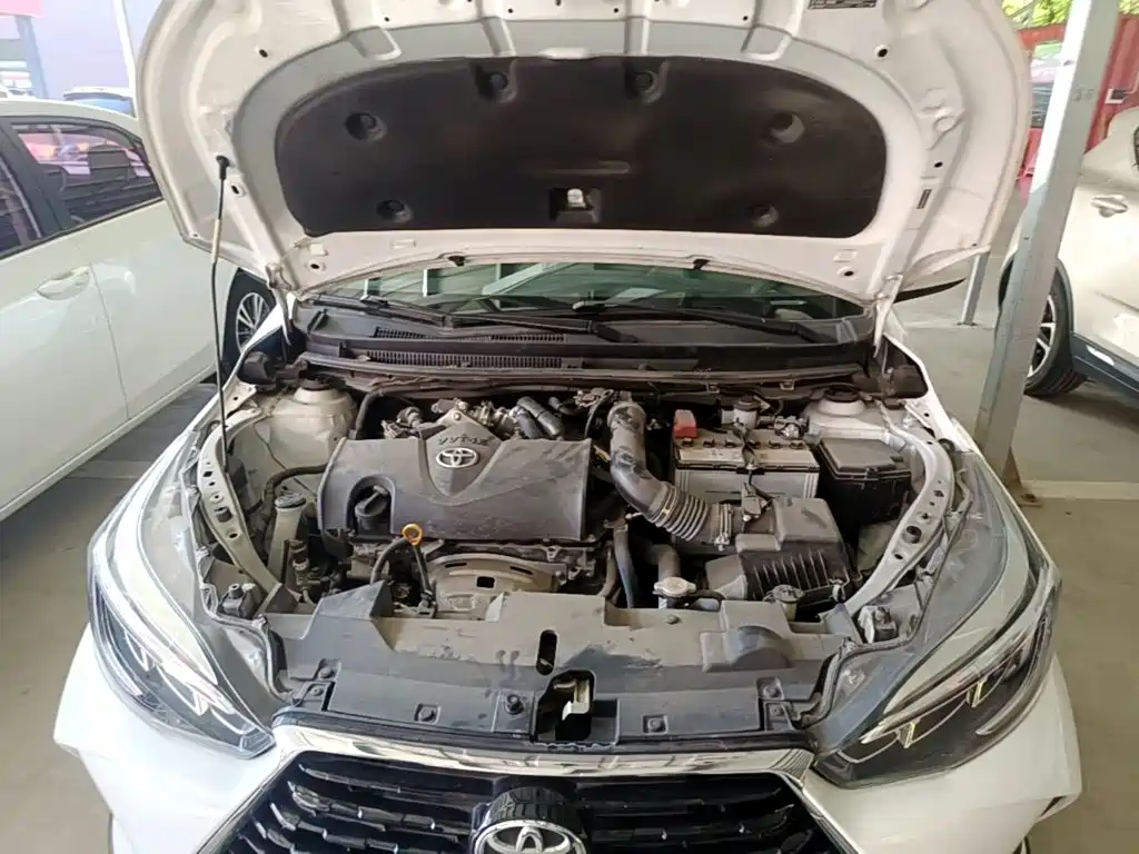 Toyota Yaris L — фото 20