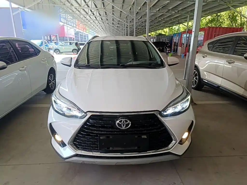 Toyota Yaris L — фото 3