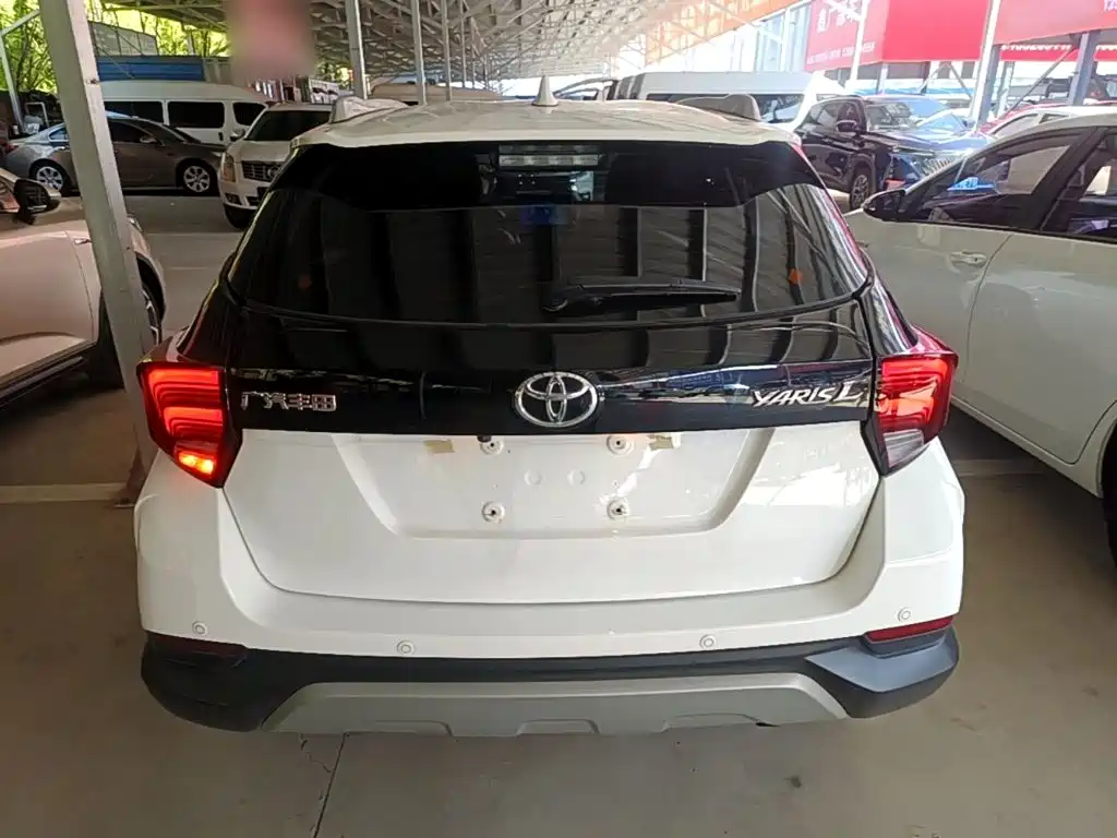 Toyota Yaris L — фото 6