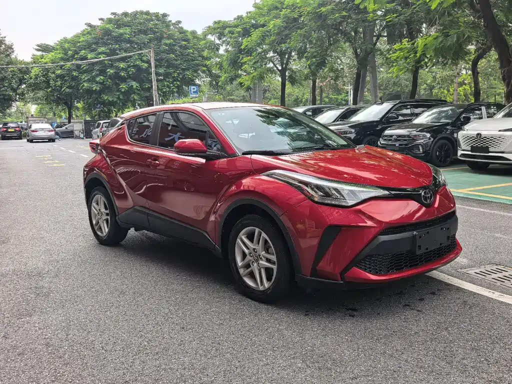 Toyota C-HR — фото 2
