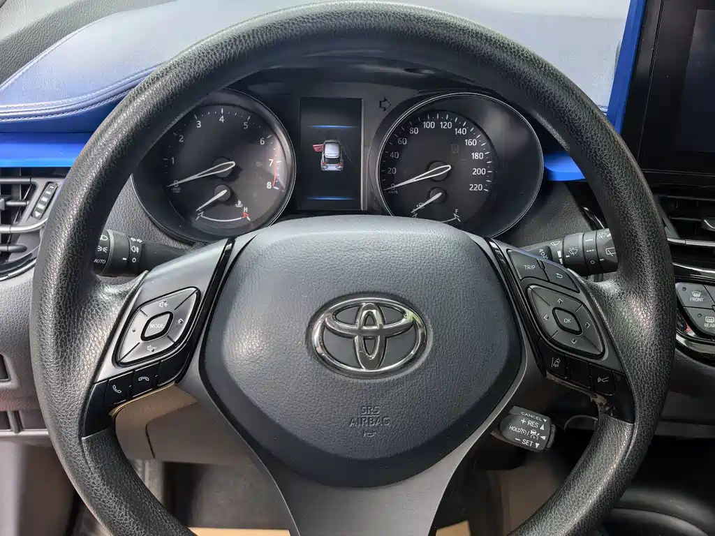 Toyota C-HR — фото 18