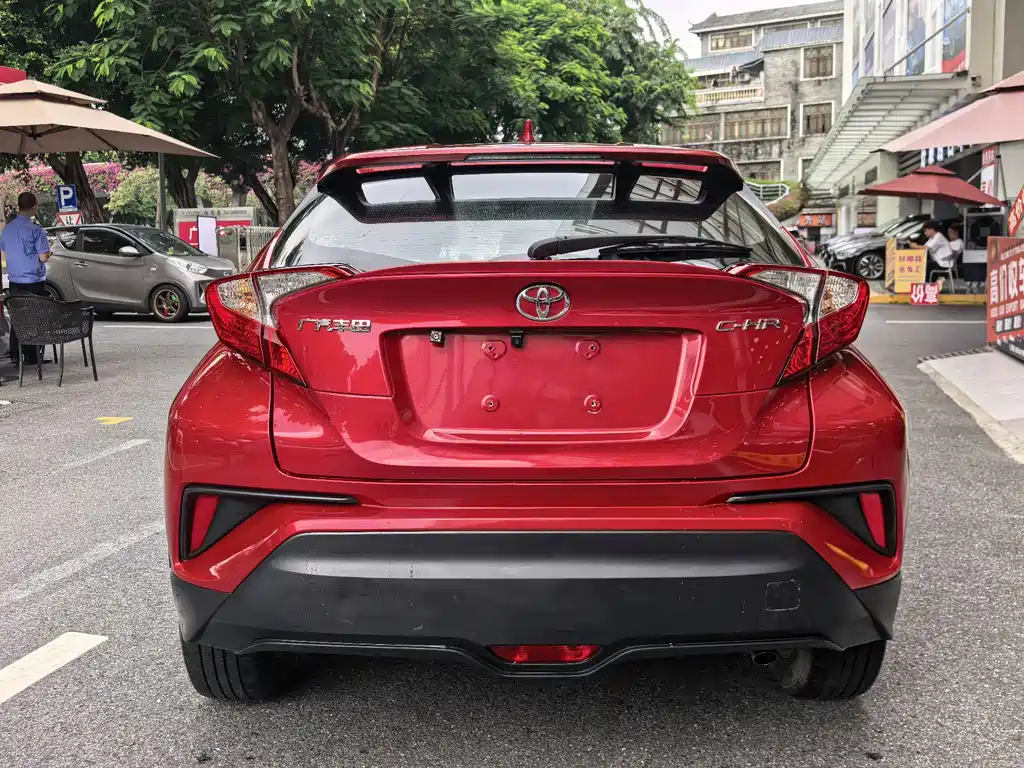 Toyota C-HR — фото 6