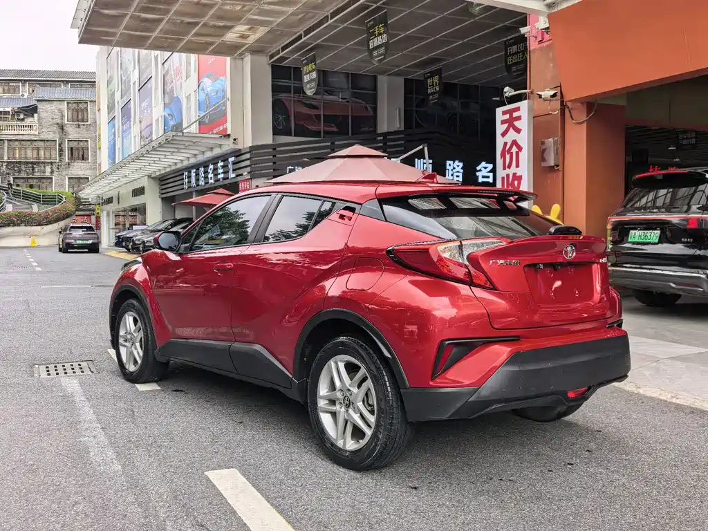 Toyota C-HR — фото 7