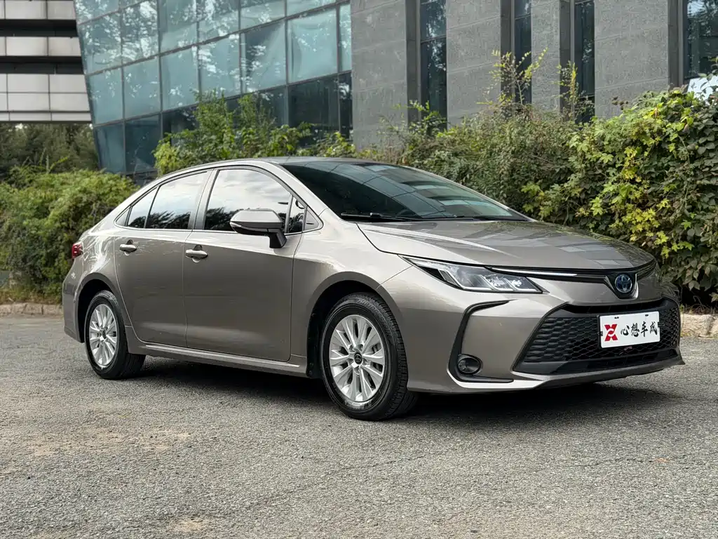 Toyota Corolla — фото 3