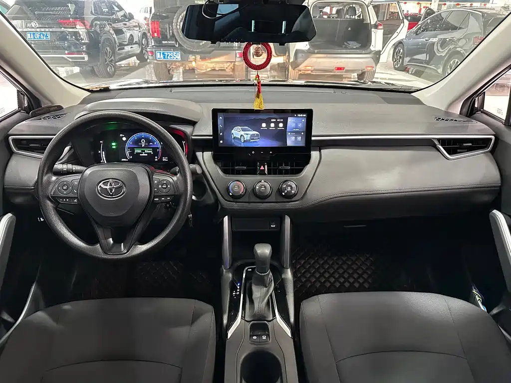 Toyota Corolla Cross — фото 4