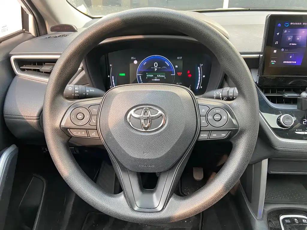 Toyota Corolla Cross — фото 6