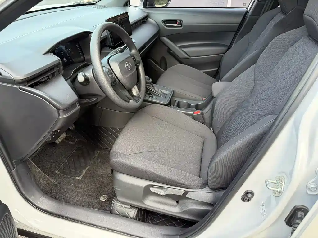 Toyota Corolla Cross — фото 4