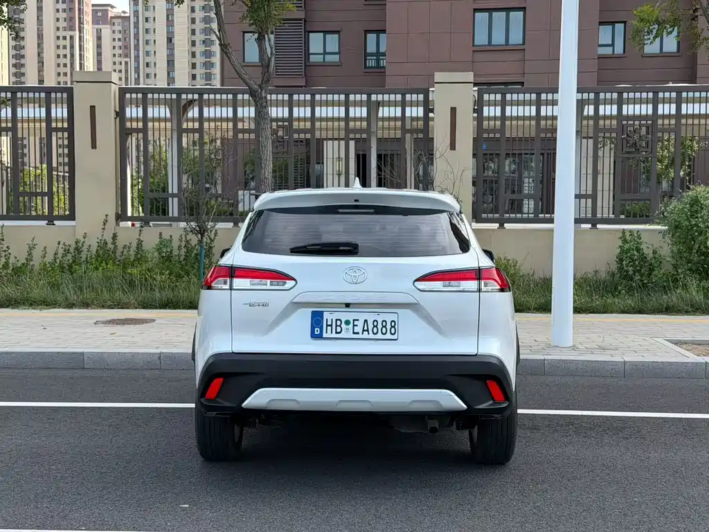 Toyota Corolla Cross — фото 8
