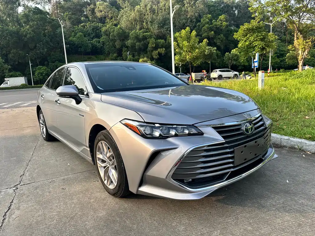 Toyota Avalon — фото 2