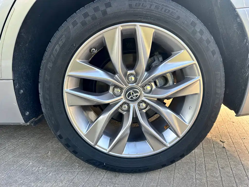 Toyota Avalon — фото 6