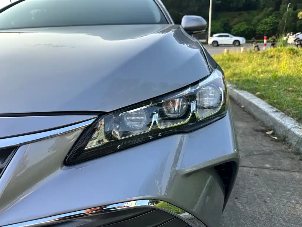 Toyota Avalon — фото 10