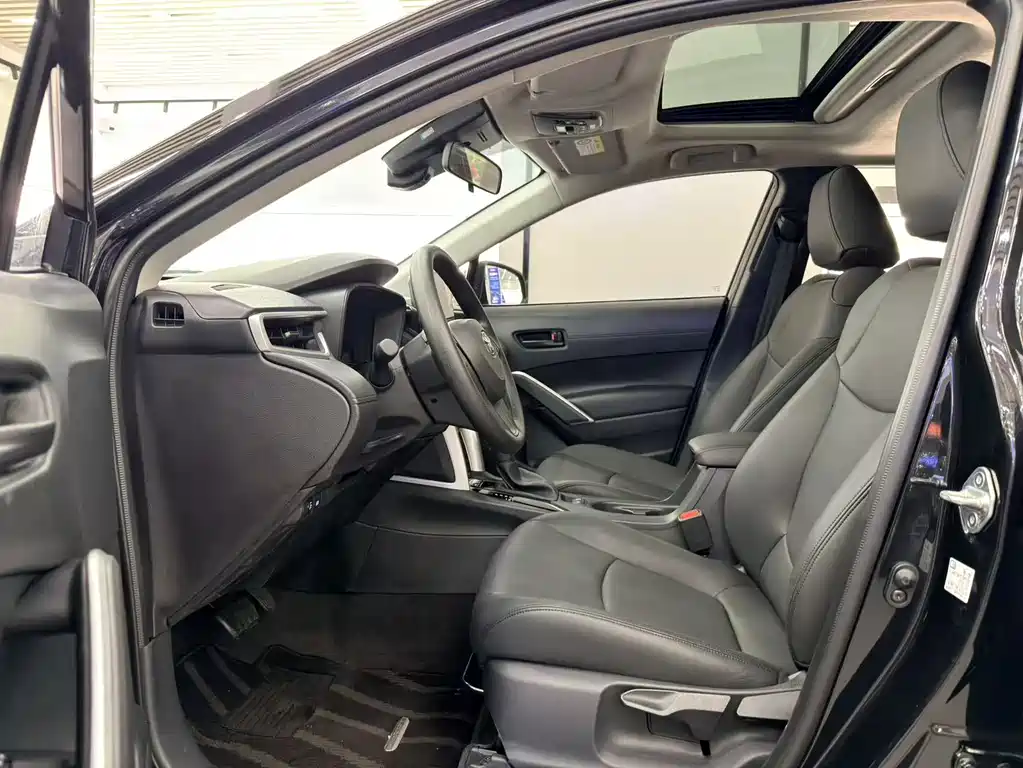 Toyota Corolla Cross — фото 6