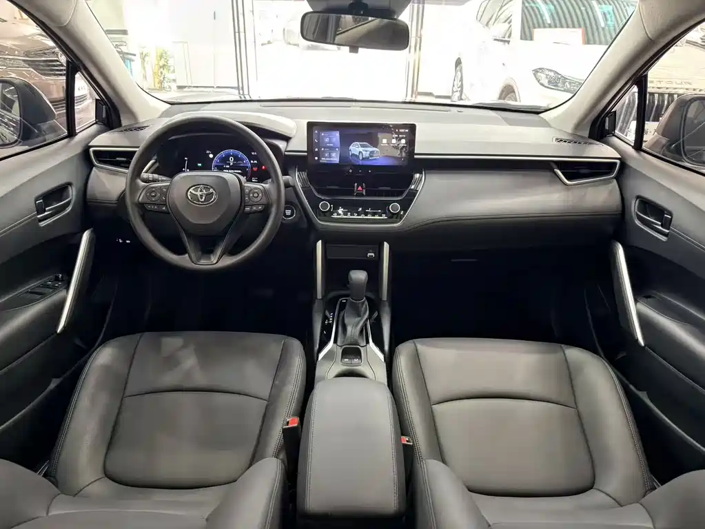 Toyota Corolla Cross — фото 7