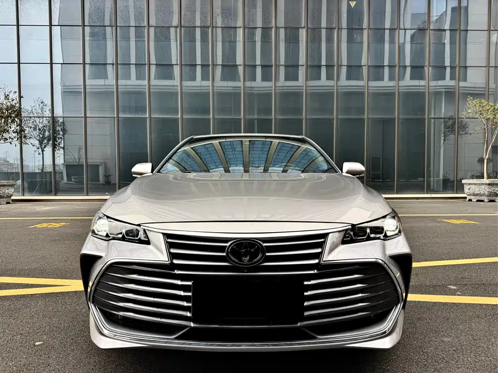 Toyota Avalon — фото 2