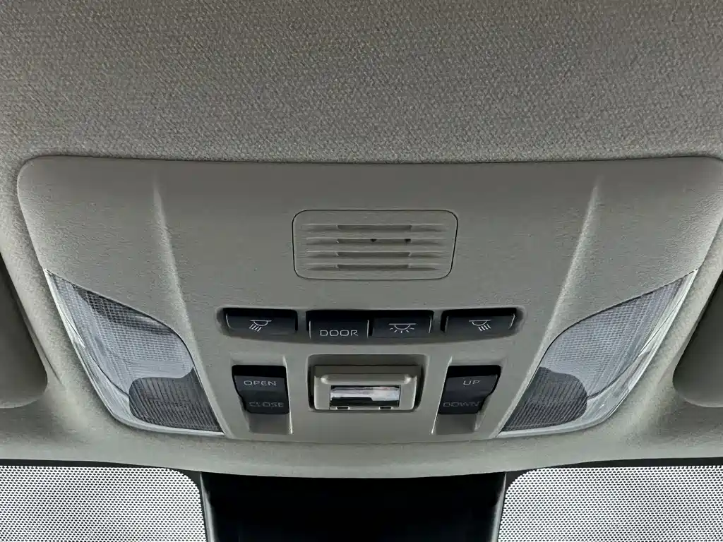 Toyota Corolla — фото 17