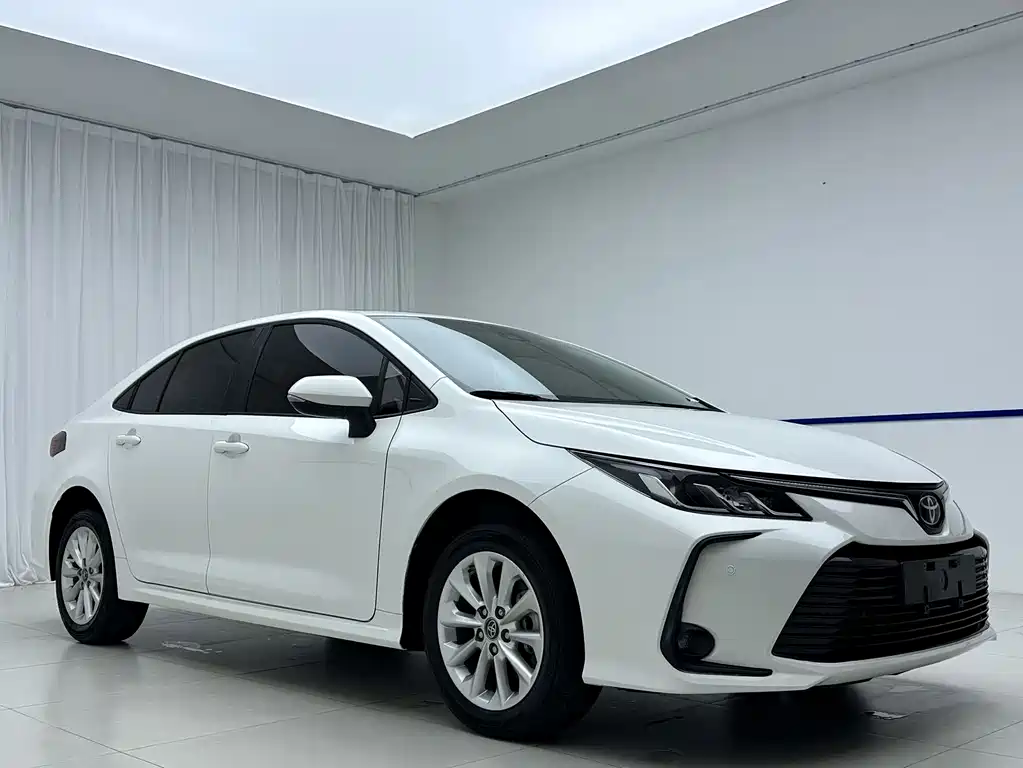 Toyota Corolla — фото 3