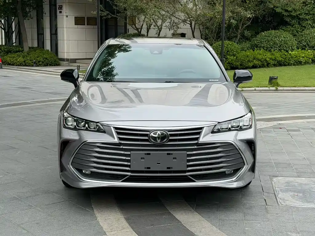 Toyota Avalon — фото 2