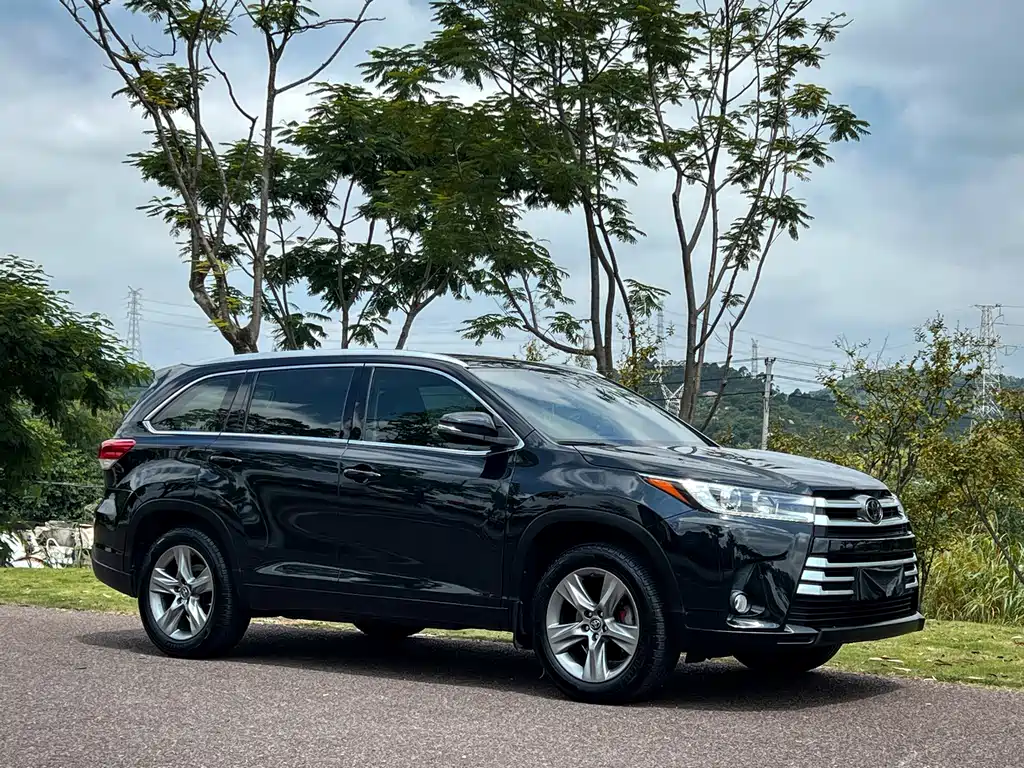 Toyota Highlander — фото 3