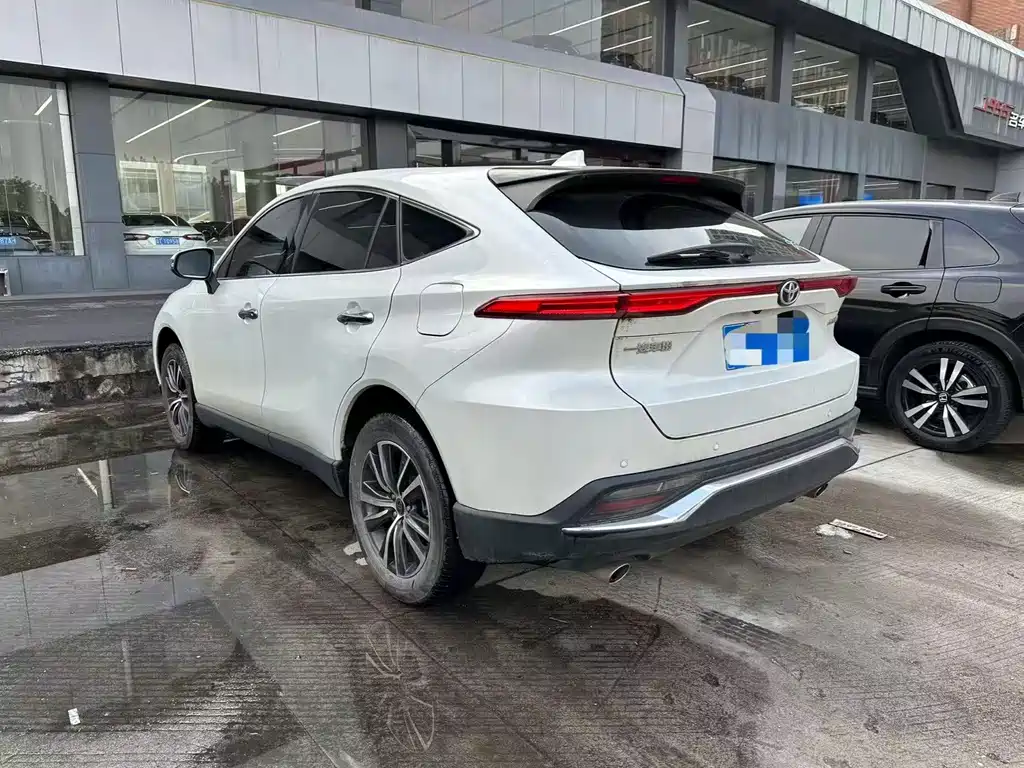 Toyota Harrier — фото 4
