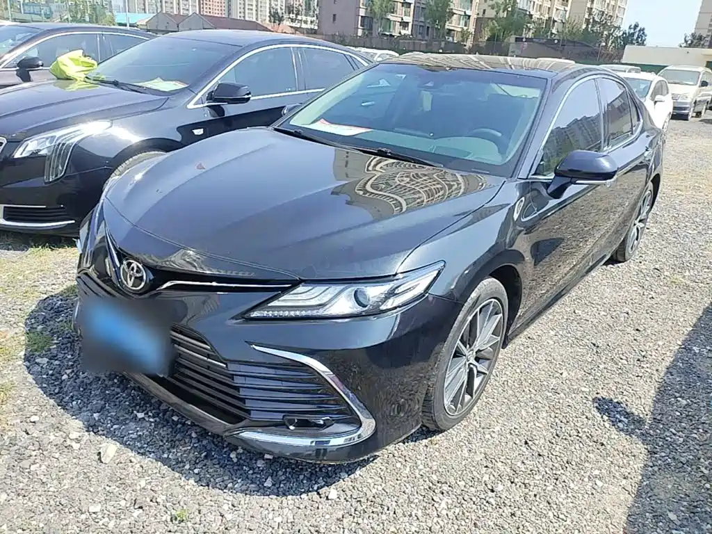 Toyota Camry — фото 2